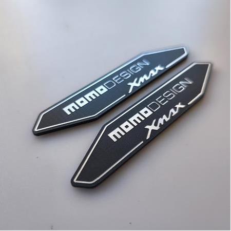 Yamaha momodesign  xmax alüminyum kapalma plastik etiket