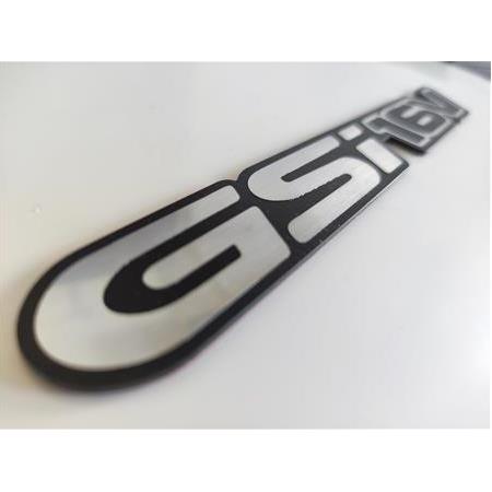 Opel Corsa GSI 16v Etiket Bagaj yazısı