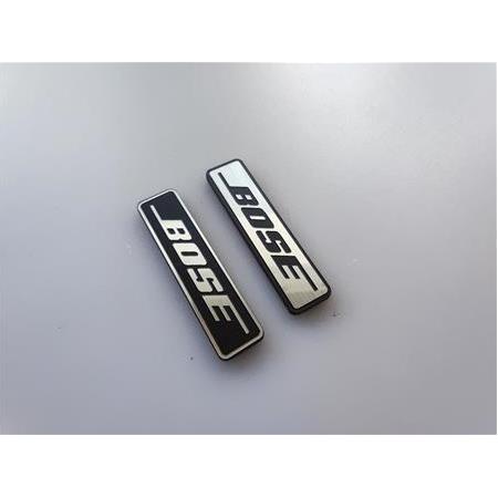 2 çeşit Bose logo gümüş üzeri siyah ve siyah üzeri gümüş yazı