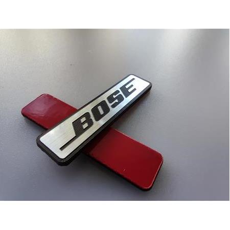 2 çeşit Bose logo gümüş üzeri siyah ve siyah üzeri gümüş yazı